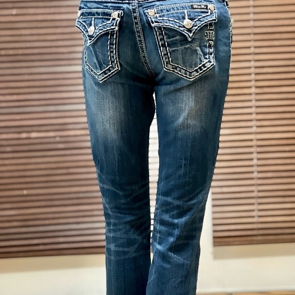 Miss Me distressed women’s Boyfriend Capri denim  blue jeans. - Picture 2 of 6